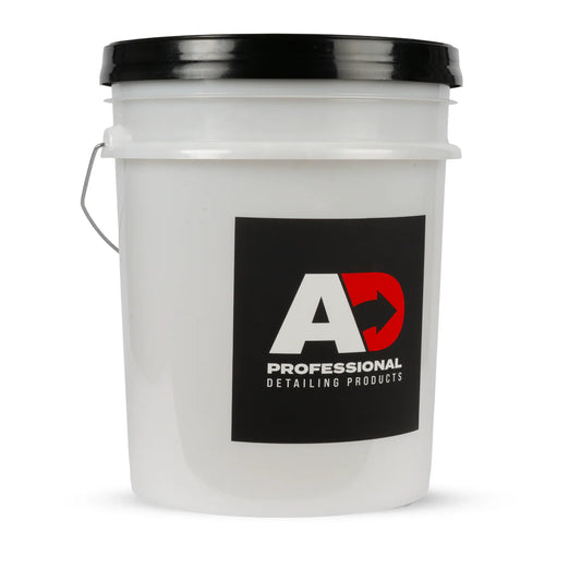 Detailing Bucket With Gamma Seal Dirt Guard